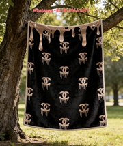 Chanel Gold Drip Logo Flannel Sofa Throw Blanket Luxury Home Decor IMG_6914